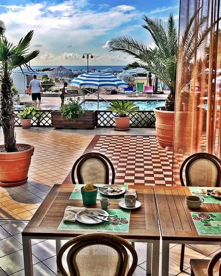Hotel La Brezza Frontemare Jesolo