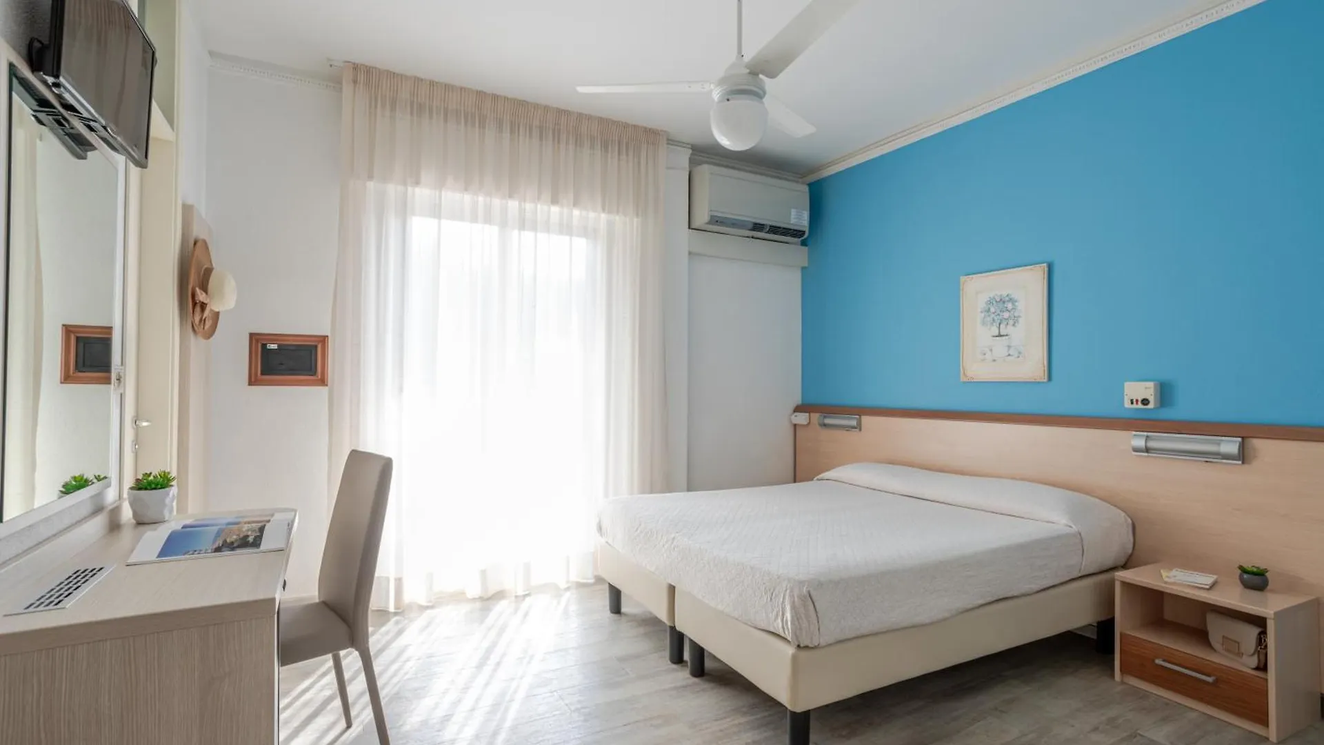 Hotel La Brezza frontemare Lido di Jesolo