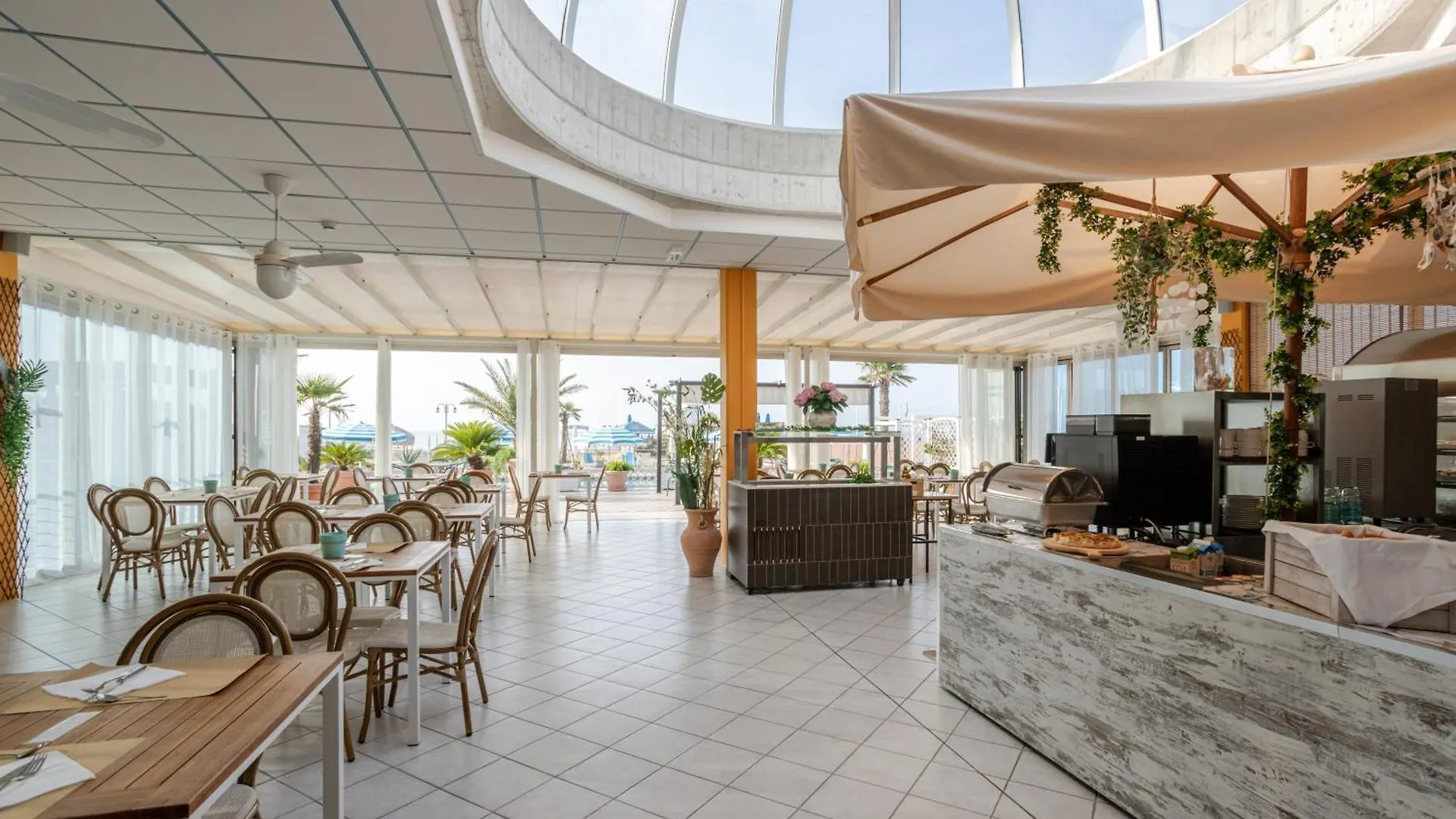 Hotel La Brezza frontemare Lido di Jesolo