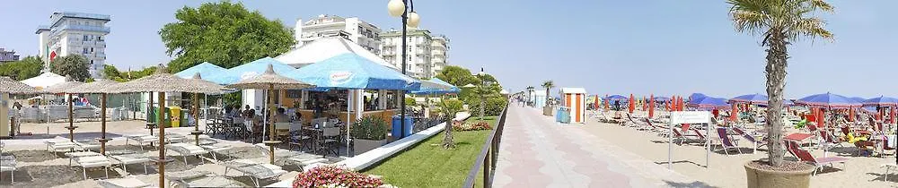 Hotel La Brezza frontemare Lido di Jesolo 3*,