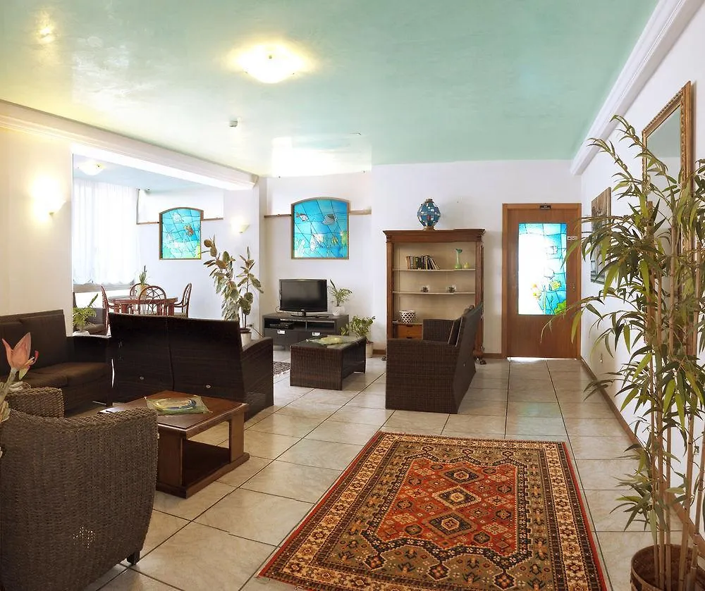 Hotel La Brezza frontemare Lido di Jesolo