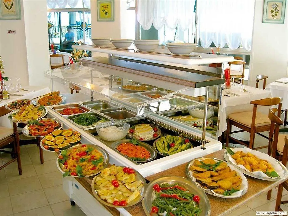 Hotel La Brezza Frontemare Jesolo 3*,
