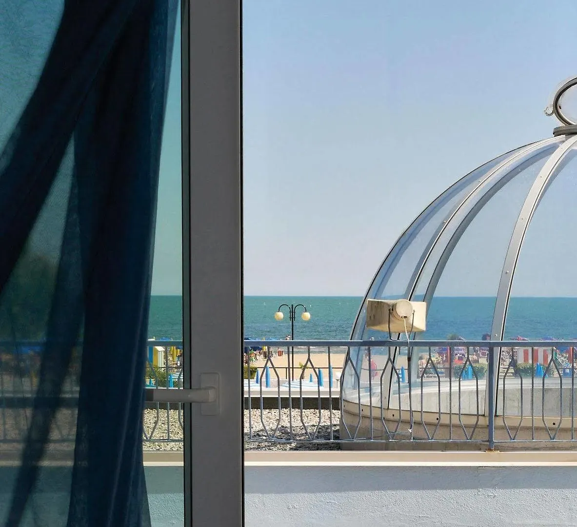 Hotel La Brezza frontemare Lido di Jesolo 3*,  Italia