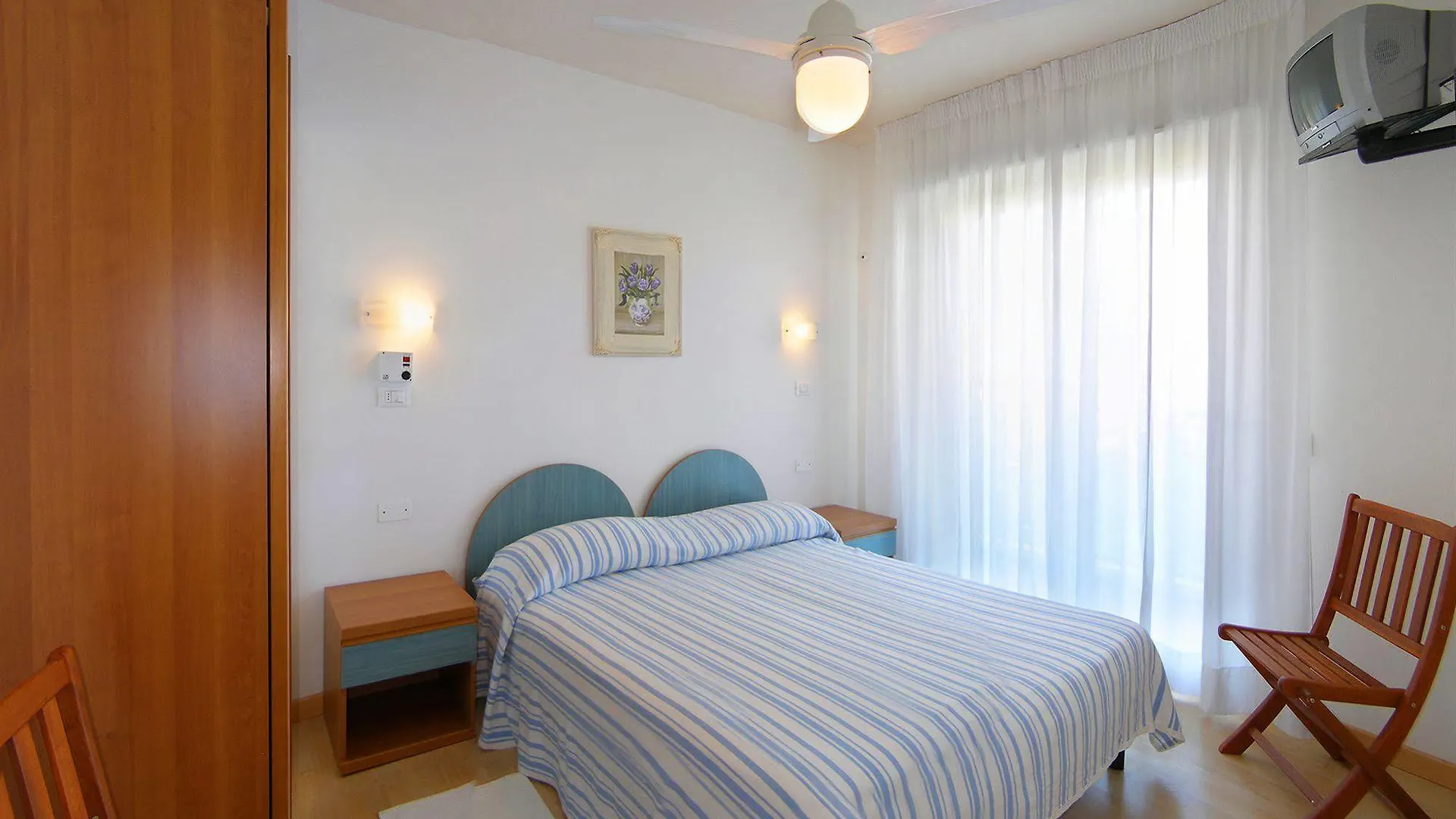 Hotel La Brezza frontemare Lido di Jesolo 3*,  Italia