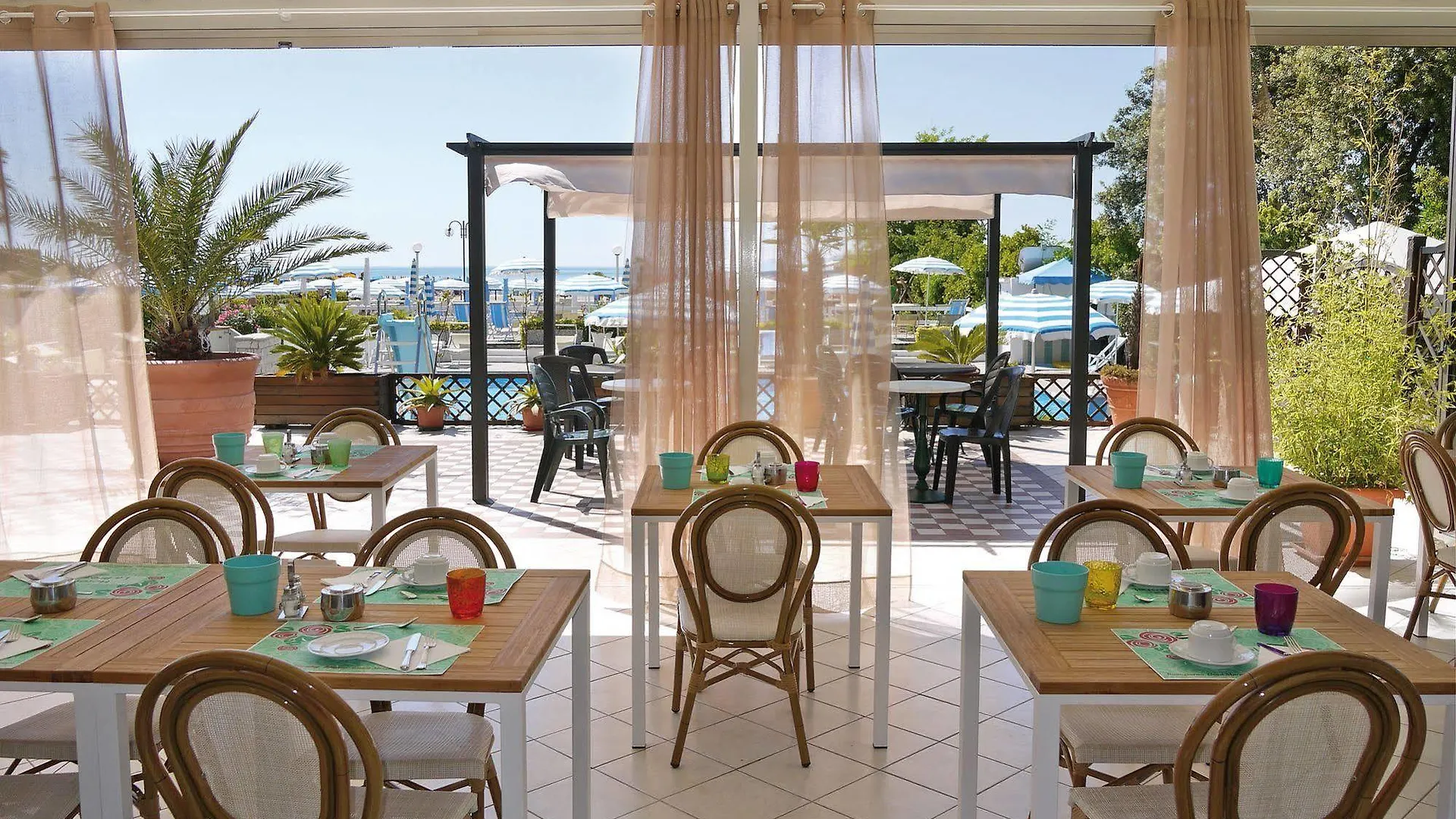 Hotel La Brezza frontemare Lido di Jesolo