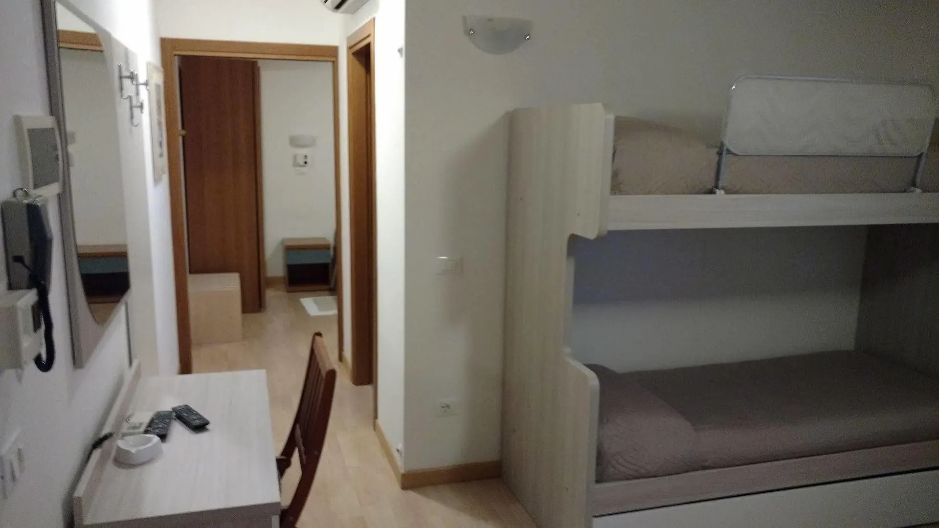 Hotel La Brezza frontemare Lido di Jesolo